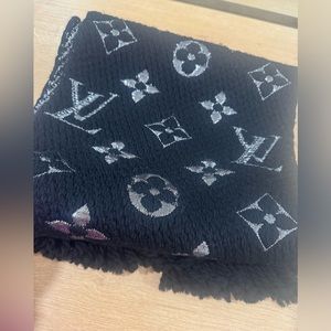 Louis Vuitton Scarf
